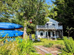 Lake Life George's