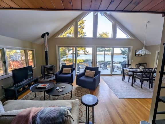Seashells Oceanfront Cottage